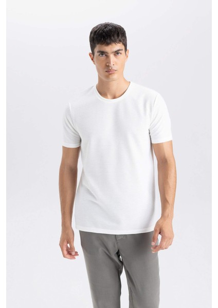 Slim Fit Dar Kesim Bisiklet Yaka Basic Düz Kısa Kollu Tişört M6608AZ25SP