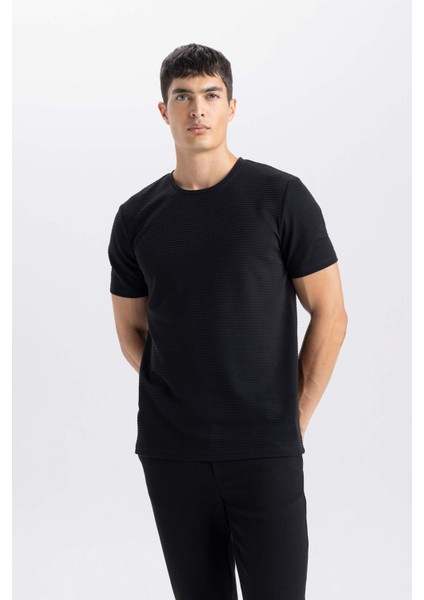 Slim Fit Dar Kesim Bisiklet Yaka Basic Düz Kısa Kollu Siyah Tişört M6608AZ25SP