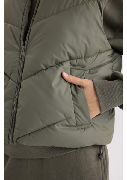 Regular Fit Dik Yaka Kapitoneli Fermuarlı Cepli Şişme Yelek