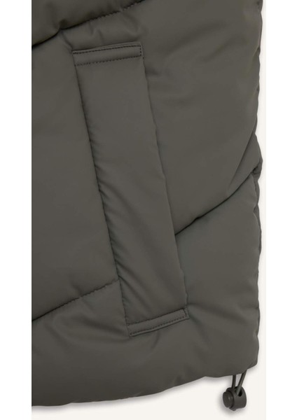 Regular Fit Dik Yaka Kapitoneli Fermuarlı Cepli Şişme Yelek