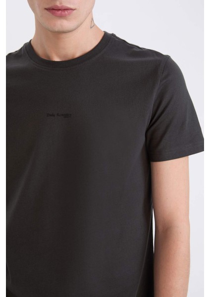 %100 Pamuk Slim Fit Dar Kesim Bisiklet Yaka Baskılı Kısa Kollu Tişört D5566AX25SP