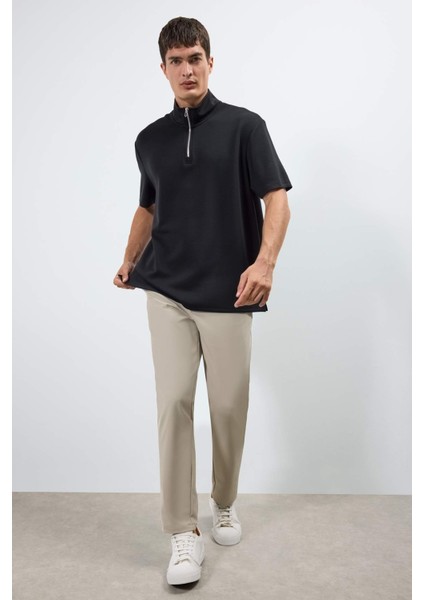Regular Fit Dik Yaka Yarım Fermuarlı Ağır Kumaş Kısa Kollu Siyah Tişört B6502AX25SP