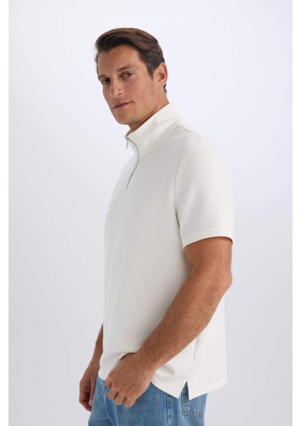 Regular Fit Dik Yaka Yarım Fermuarlı Ağır Kumaş Kısa Kollu Tişört