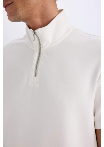 Regular Fit Dik Yaka Yarım Fermuarlı Ağır Kumaş Kısa Kollu Tişört