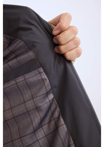 Slim Fit Dar Kesim Kapüşonlu Astarlı Fermuarlı Cepli Mevsimlik Mont D7451AX25SP