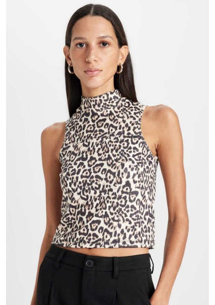 Slim Fit Dar Kesim Yarım Balıkçı Yaka Leopar Desenli Kolsuz Bluz
