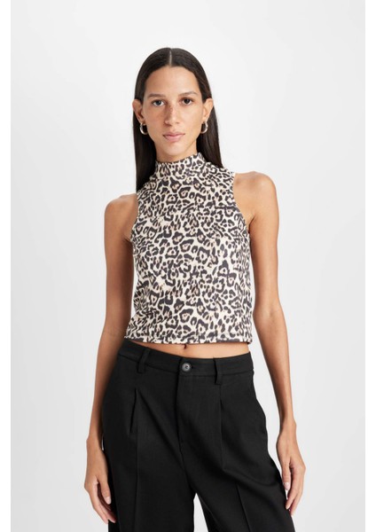 Slim Fit Dar Kesim Yarım Balıkçı Yaka Leopar Desenli Kolsuz Bluz