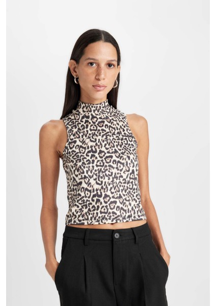 Slim Fit Dar Kesim Yarım Balıkçı Yaka Leopar Desenli Kolsuz Bluz