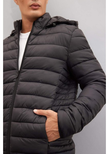 Su İtici Slim Fit Dar Kesim İç Cep Detaylı Kapüşonlu Fermuarlı Cepli Şişme Mont N4661AZ25SP