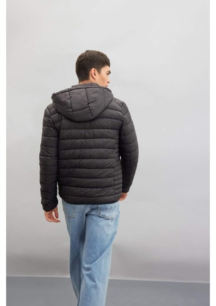 Su İtici Slim Fit Dar Kesim İç Cep Detaylı Kapüşonlu Fermuarlı Cepli Şişme Mont N4661AZ25SP