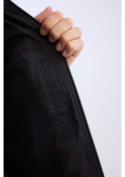 Su İtici Slim Fit Dar Kesim File Astarlı Kapüşonlu Fermuarlı Mevsimlik Baharlık Yağmurluk Mont C5821AX25SP