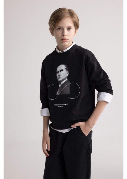 Erkek Çocuk Bisiklet Yaka Atatürk Baskılı Sweatshirt D8201A824WN