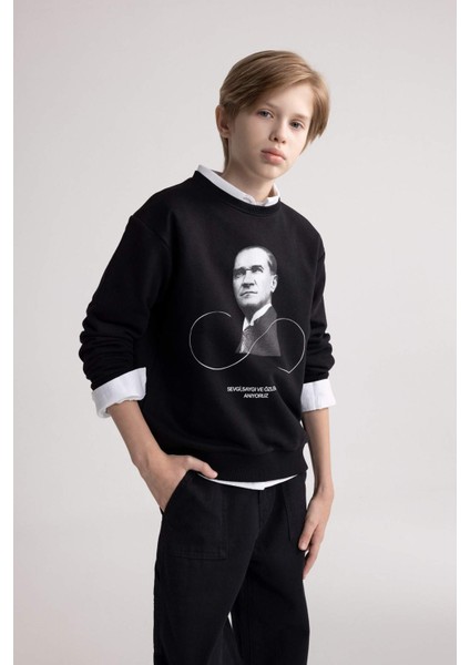 Erkek Çocuk Bisiklet Yaka Atatürk Baskılı Sweatshirt D8201A824WN