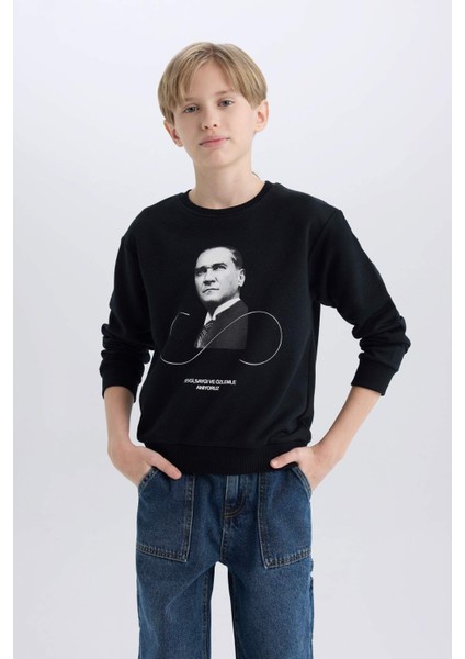 Erkek Çocuk Bisiklet Yaka Atatürk Baskılı Sweatshirt D8201A824WN