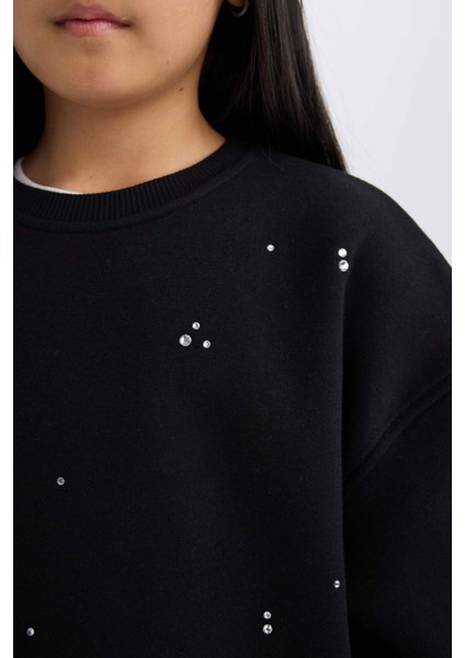 Kız Çocuk Yılbaşı Temalı Oversize Geniş Kalıp Bisiklet Yaka Taşlı İçi Yumuşak Tüylü Sweatshirt D5420A824WN