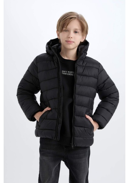 Erkek Çocuk Su Geçirmez Kapüşonlu Fermuarlı Cepli Şişme Mont