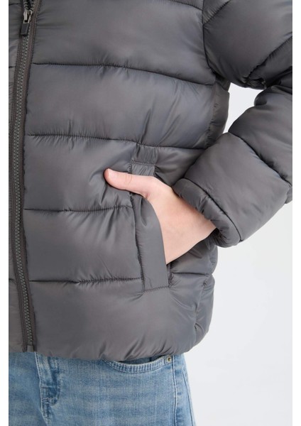 Erkek Çocuk Su Geçirmez Fermuarlı Cepli Basic Düz Şişme Mont D5900A825SP