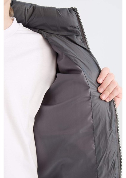 Erkek Çocuk Su Geçirmez Fermuarlı Cepli Basic Düz Şişme Mont D5900A825SP