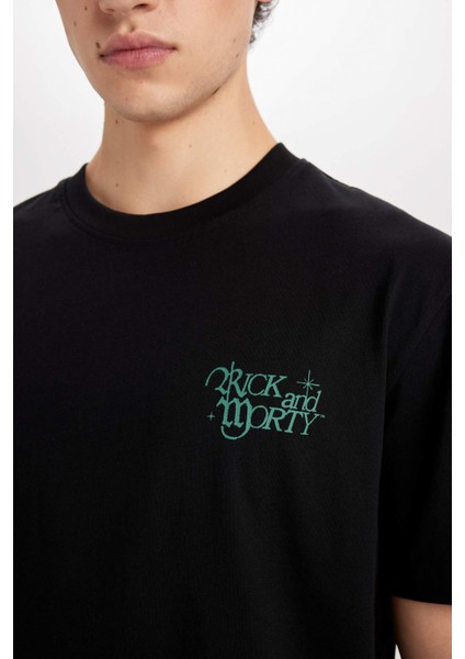%100 Pamuk Rick and Morty Regular Fit Bisiklet Yaka Sırt Baskılı Kısa Kollu Tişört D5467AX25SP