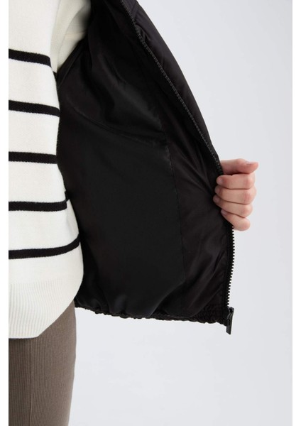 Kız Çocuk Su Geçirmez Kapüşonlu Fermuarlı Cepli Şişme Mont D6928A825SP