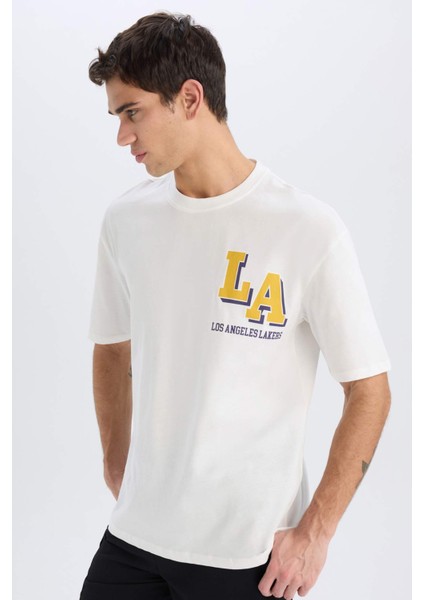 Fit NBA Los Angeles Lakers Oversize Geniş Kalıp Bisiklet Yaka Sırt Baskılı Kısa Kollu Tişört