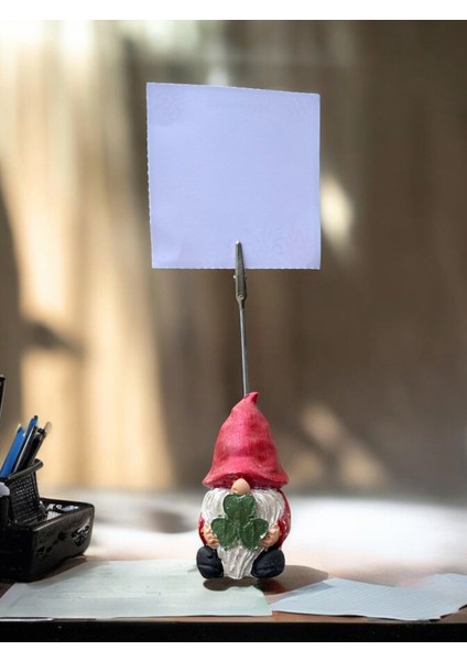 Simli Kırmızı Yonca Tutan Sevimli Şans Cücesi Fotoğraf Not Tutacağı Ofis Masası Tutacak Hediyelik modelleri