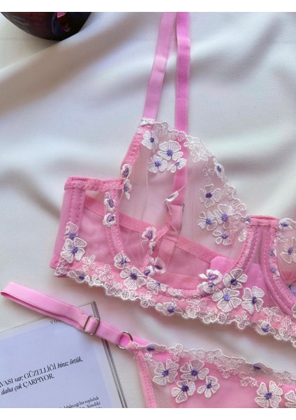 Nakışlı Transparan Dantel Sütyen & Külot Takımı Desteksiz Balenli