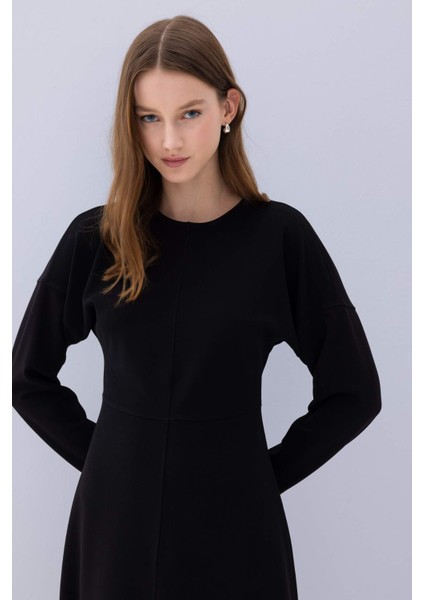 Relax Fit Bisiklet Yaka Krep Uzun Kollu Maxi Siyah Elbise D7485AX24WN
