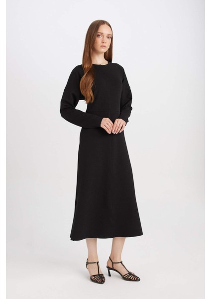 Relax Fit Bisiklet Yaka Krep Uzun Kollu Maxi Siyah Elbise D7485AX24WN