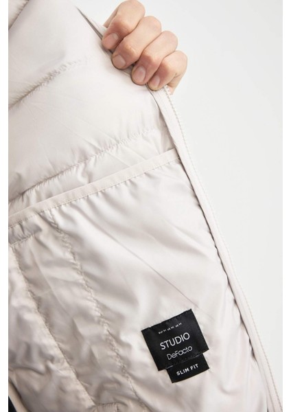 Su Geçirmez Rüzgar Geçirmez Slim Fit Dar Kesim Astarlı Fermuarlı Cepli Mont D7532AX25SP