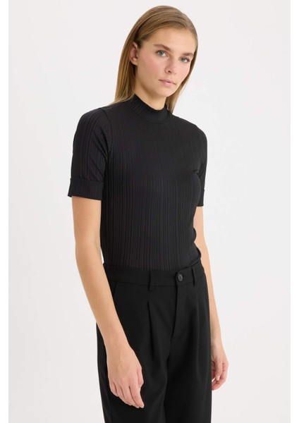 Regular Fit Yarım Balıkçı Yaka Basic Düz Fitilli Kaşkorse Kısa Kollu Siyah Tişört B1177AX25SP