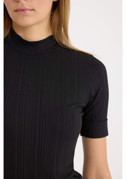 Regular Fit Yarım Balıkçı Yaka Basic Düz Fitilli Kaşkorse Kısa Kollu Siyah Tişört B1177AX25SP