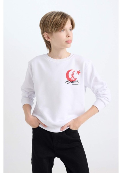 Erkek Çocuk Beyaz Bisiklet Yaka Atatürk Baskılı Nakışlı Sweatshirt D8200A824WN