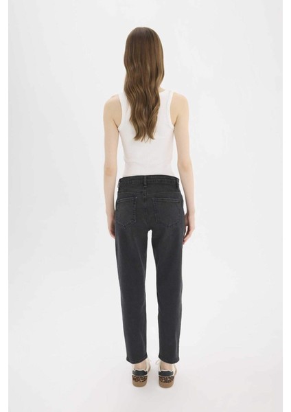 Lina Comfort Mom Normal Bel Düz Paça Jean Kar Yıkamalı Pantolon D7944AX25SP