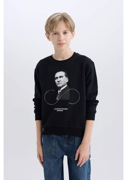 Erkek Çocuk Bisiklet Yaka Atatürk Baskılı Sweatshirt D8201A824WN