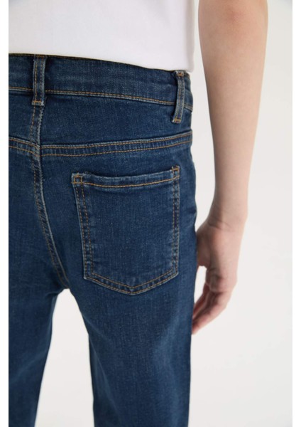 Erkek Çocuk Slim Fit Dar Kesim Düz Paça Basic Düz Jean Pantolon D6649A825SM