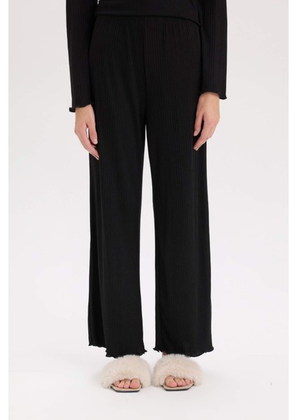 Pijama Takımı V Yaka Düğmeli Ribana Uzun Kollu Üst Beli Lastikli Geniş Paça Alt-Fall in Love D2273AX24WN