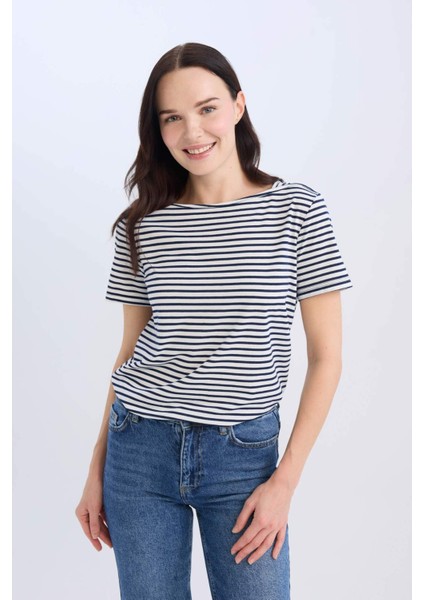 Regular Fit Kayık Yaka Çizgili Kısa Kollu Tişört D4534AX24AU