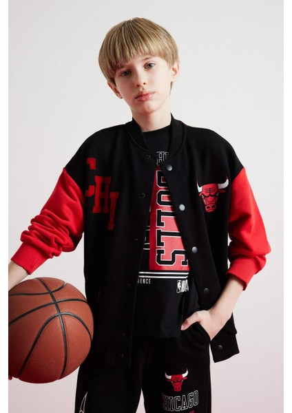 Erkek Çocuk NBA Chicago Bulls Kolej Yaka Çıtçıtlı Sırt Baskılı Bomber Ceket D9556A825SP