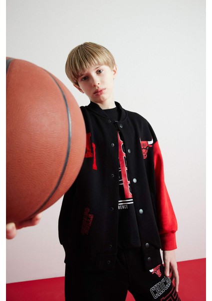Erkek Çocuk NBA Chicago Bulls Kolej Yaka Çıtçıtlı Sırt Baskılı Bomber Ceket D9556A825SP
