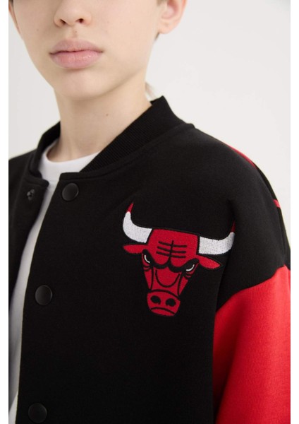 Erkek Çocuk NBA Chicago Bulls Kolej Yaka Çıtçıtlı Sırt Baskılı Bomber Ceket D9556A825SP