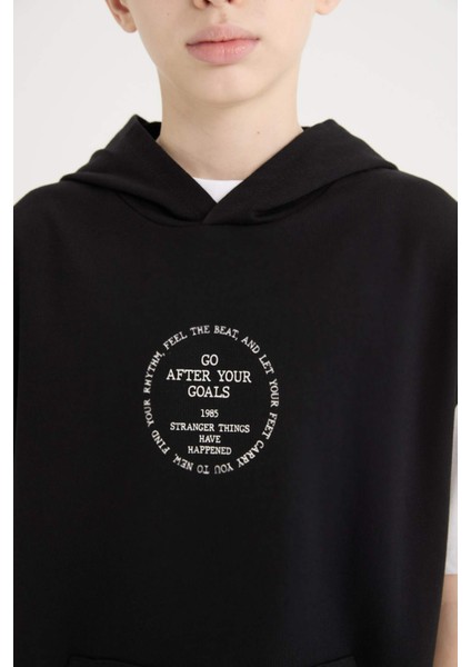 Erkek Çocuk 3'lü Takım Kapüşonlu Kolsuz Baskılı Sweatshirt Kısa Kollu Tişört Beli Paçası Lastikli Eşofman Altı D9912A825SP