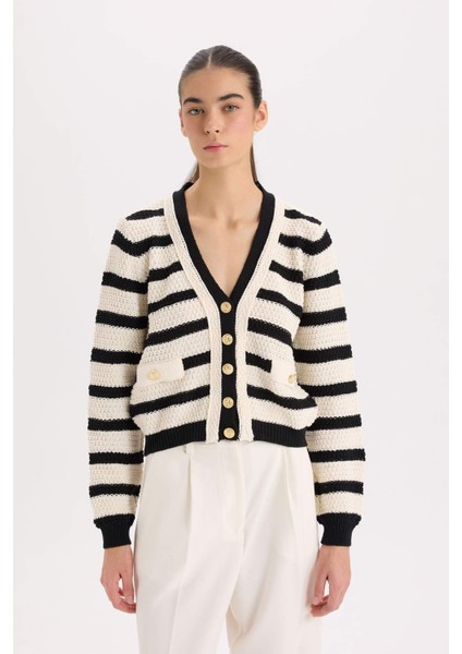 Regular Fit V Yaka Çizgili Düğmeli Triko Hırka D8470AX24WN