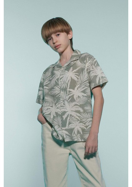 Erkek Çocuk Oversize Geniş Kalıp Polo Yaka Palmiye Desenli Kısa Kollu Gömlek D7780A825SM