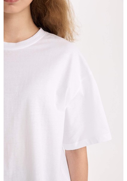 Oversize Geniş Kalıp Basic Düz Bisiklet Yaka Kısa Kollu Beyaz Tişört V4136AZ25SM