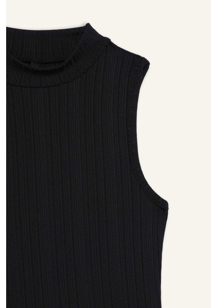 Slim Fit Dar Kesim Yarım Balıkçı Yaka Fitilli Kaşkorse Atlet C7703AX25SP