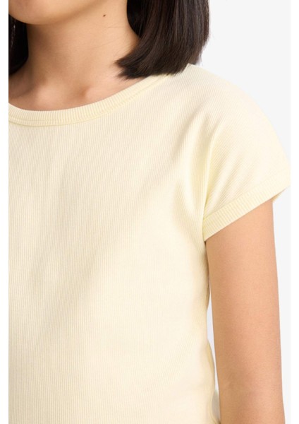 Kız Çocuk Slim Fit Dar Kesim Bisiklet Yaka Basic Düz Fitilli Kaşkorse Kısa Kollu Tişört B3053A825SM