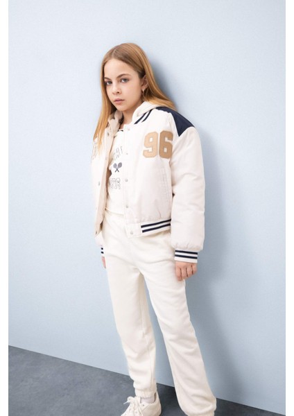 Kız Çocuk Su Geçirmez Şişme Bomber Mont Kapüşonlu Kolej Yaka Nakışlı Cepli D6933A825SP