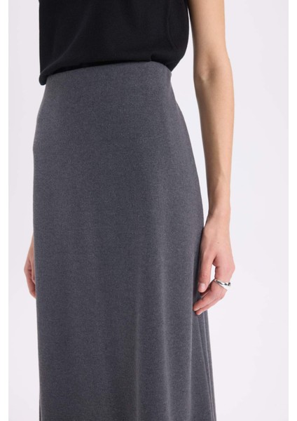 A Kesim Esnek Belli Basic Düz Normal Bel Maxi Etek