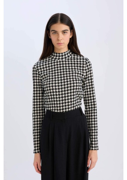 Slim Fit Dar Kesim Yarım Balıkçı Yaka Kazayağı Bürümcük Uzun Kollu Tişört D9498AX24WN